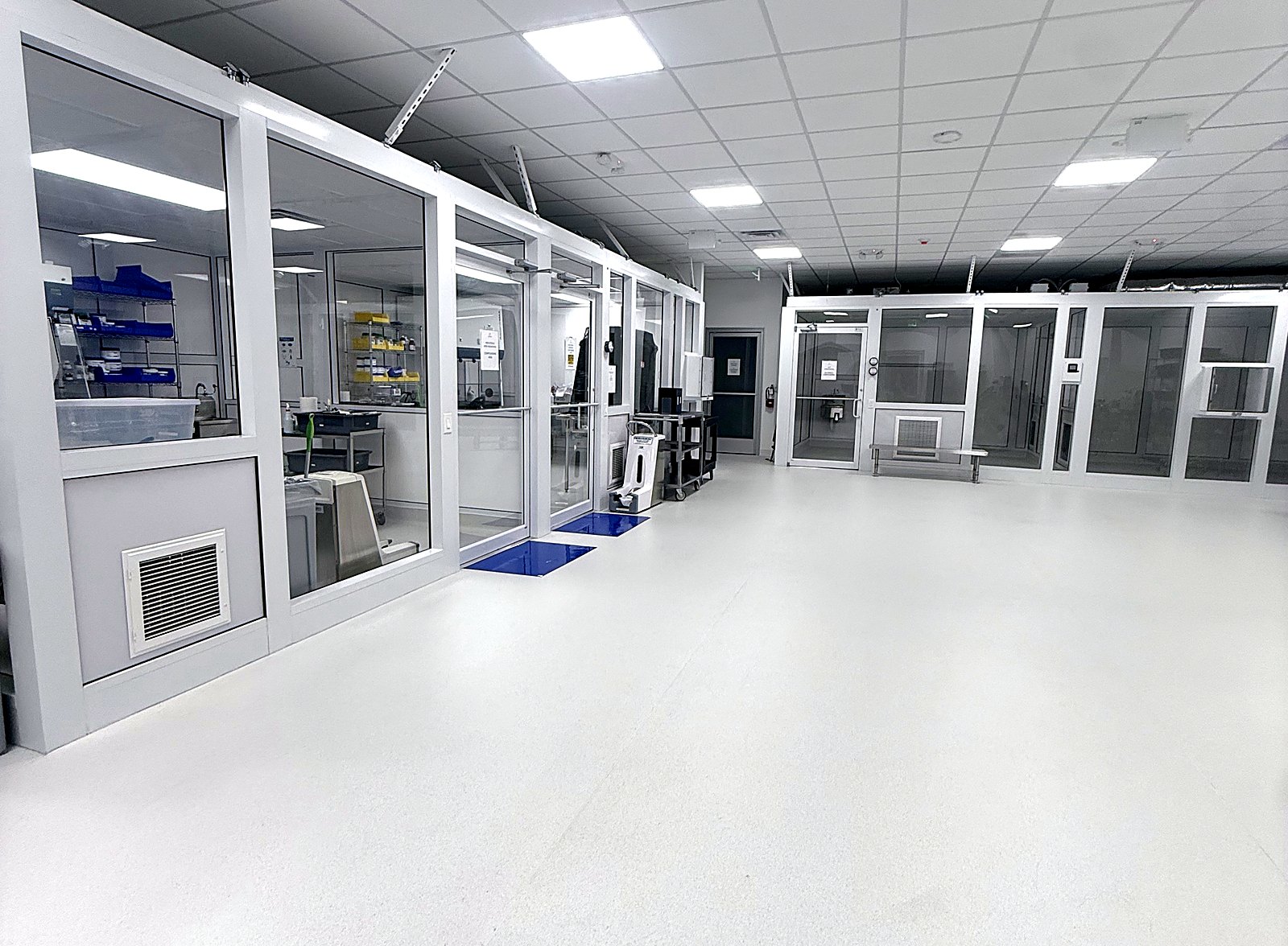 EpitomeRx compounding laboratory with modular compounding rooms
